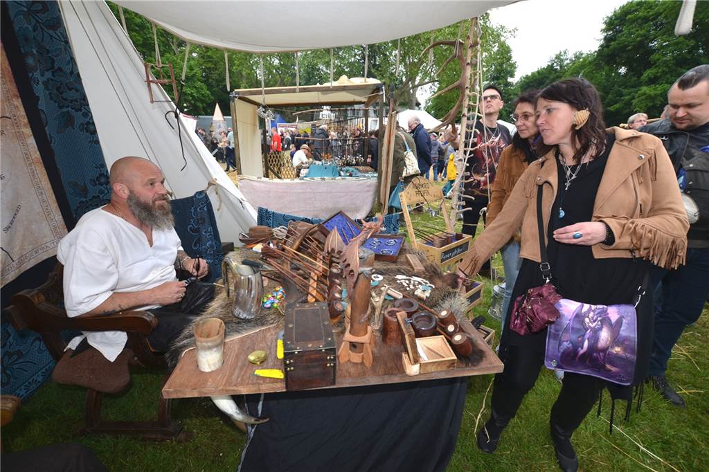 Zoff ums Gaudium: Rettet ein neuer Organisator das Fest? Handwerk, Musik und Küche aus dem Mittelalter locken in jedem Jahr rund 15.000 Besucher an den vier Festtagen in den Volksgarten.
