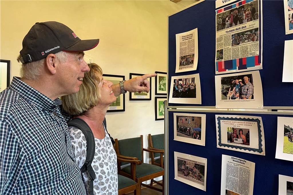 Denkmaltag auf Schloss Sythen - Viel Anerkennung für „Schlossgeister“ Eduard und Hanna in der Schloss-Ausstellung