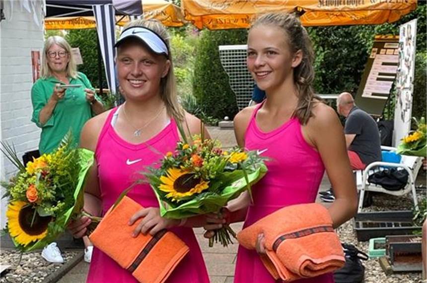 Deutens Eva Bennemann schwimmt auf der Erfolgswelle Hannah Eifert und Eva Bennemann