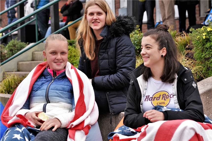 TC Deuten lässt den Ball trotz Corona durchs Dorf wandern Hannah Eifert und Isabella Todorovic, TC Deuten
