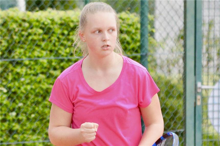 13-Jährige ist Norddeutsche Vizemeisterin Hannah Eifert sicherte sich in Norderstedt bei Hamburg am Wochenende die Norddeutsche Vizemeisterschaft im Doppel.