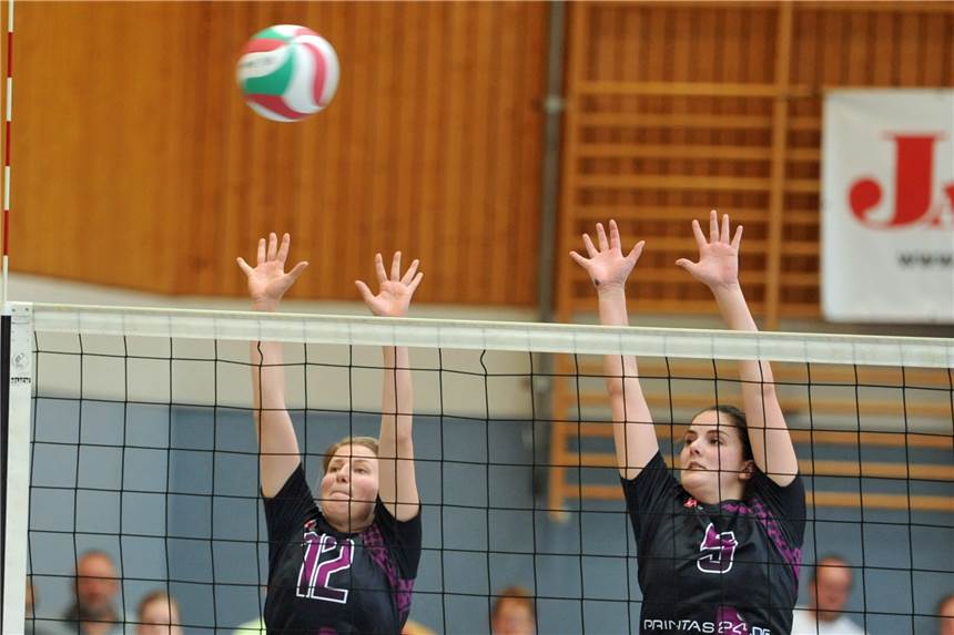 VfL verliert in Gladbeck die Kräfte und das Spiel Hannah Leveling (l.) beim Blockkeirat (A)