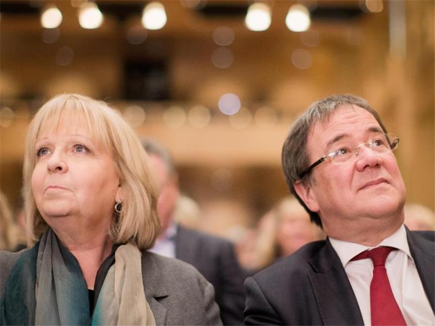Hannelore Kraft (SPD) und Armin Laschet (CDU). Foto: Rolf Vennenbernd/Archiv