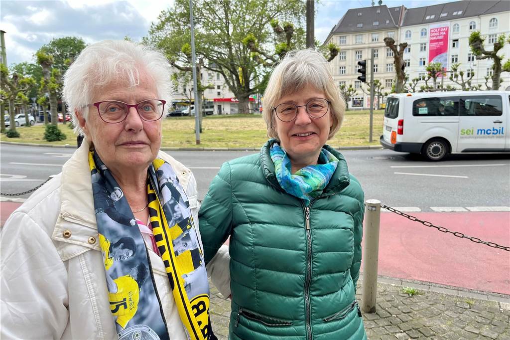 Borsigplatz-Urgestein Hannelore Spigarski redet Tacheles Hannelore Spigarski und Ulrike Jede von Durchblick Optik am Borsigplatz.