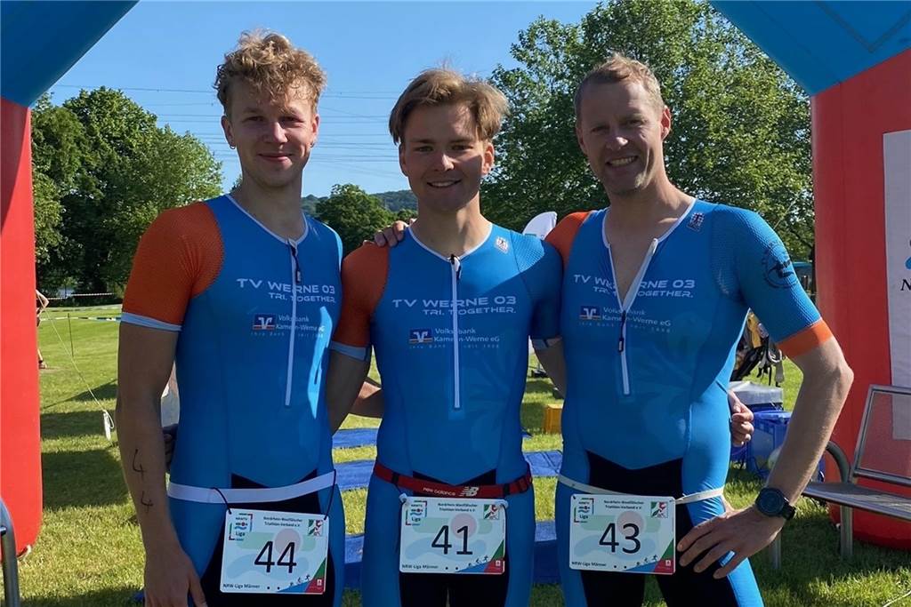 Werner Triathleten kämpfen wieder gegen Abstieg Team-Foto v.l.n.r.: Hanno Sancken, Lennard Langerbein, Stephan Rengelink