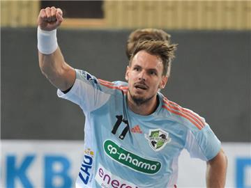 Hannover-Burgdorfs Kai Häfner bleibt mit seinem Team auch im fünften Spiel verlustpunktfrei. Foto: Silas Stein