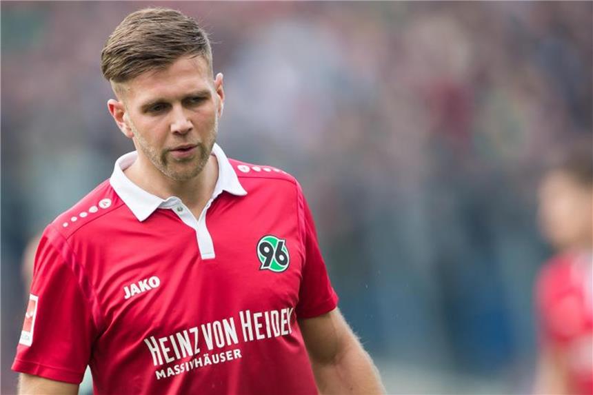Gladbach-Interesse an Füllkrug: Hannover lehnt Angebot ab Hannovers Niclas Füllkrug steht auf dem Spielfeld. Foto: Swen Pförtner/Archiv