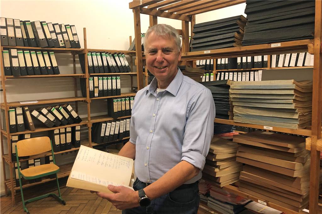 Im Archiv des ASG: Als das Abitur noch eine echte Reifeprüfung war Hans-Detmar Pelz findet immer wieder Interessantes im Archiv des ASG.