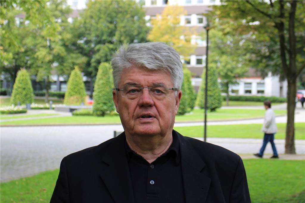 Warum hamstern die Menschen Klopapier? Ein Psychiater erklärt das Phänomen Hans Joachim Thimm ist Erster Oberarzt an der LWL-Klinik in Dortmund.