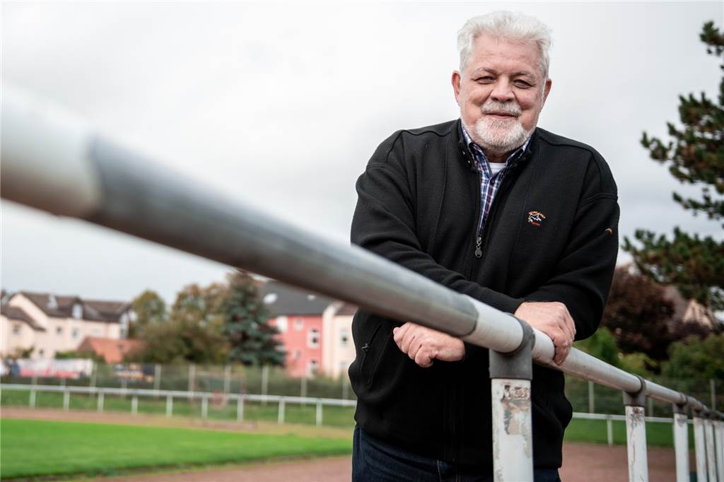 Ein Fußballkreis in Westfalen schert aus: Pflichtspiele schon Ende Juli Hans-Otto Matthey ist der Vorsitzende des Fußballkreises Recklinghausen, der sich nicht an die FLVW-Maßgabe hält.