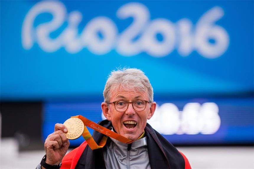 Durst gewinnt drittes Gold für deutsche Radsportler Hans-Peter Durst sicherte sich in Rio die Goldmedaille.