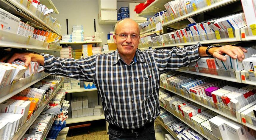 Schwerter Krankenhaus beruhigt Krebs-Patienten Hans-Werner Spieker leitet die Apotheke im Marienkrankenhaus. Sie ist eine von drei Apotheken, die im Kreis Unna das Krebsmittel herstellen, welches ein Bottroper Apotheker gepanscht haben soll. In Schwerte braucht man sich aber keine Sorgen zu machen.