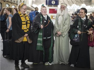 Harry-Potter-Fans im Bahnhof King's Cross, wo die Reise mit dem Hogwarts-Express begann. Foto: Lauren Hurley