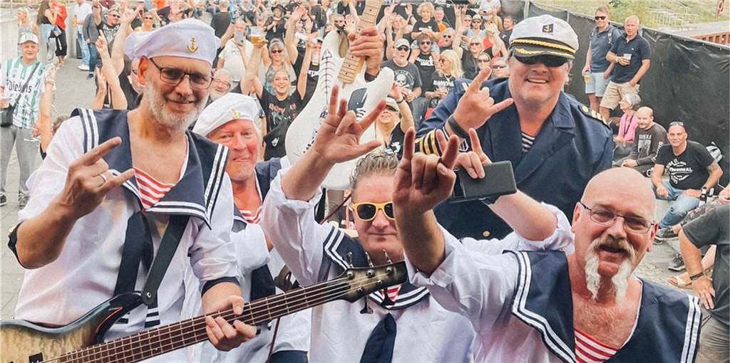 Sechs Bands, zwei Abende, eine Location: Castrop-Rauxeler Band organisiert Festival Castrop-Rauxeler Rockband Harter Hans auf einer Bühne. Jetzt veranstaltet die Band ein eigenes Festival, das Hansfest.
