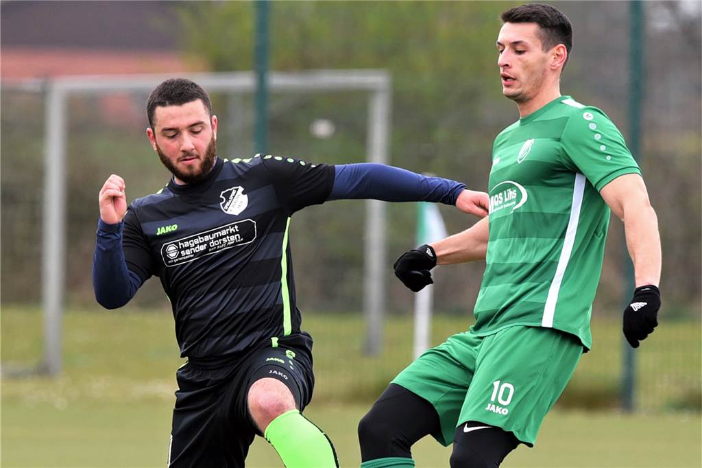 Zurück in die Kreisliga A - SuS Hervests neuer Trainer hat ein klares Ziel Harun Arik (l.) schlug nach seinem Wechsel im Winter sehr gut bei SuS Hervest ein.