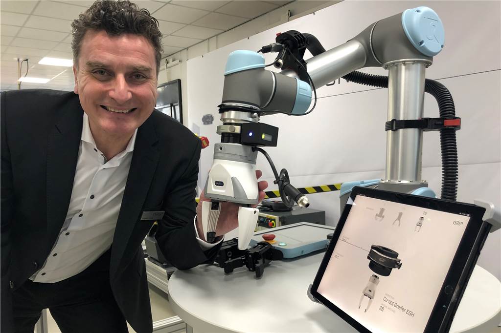 Mit Video: Weltneuheit aus Dortmund soll Roboter in kleine Firmen bringen Hasan Canti hat an der Fachhochschule Dortmund studiert, war Praktikant bei der Grip GmbH und ist heute der Geschäftsführer des Unternehmens in Kley.