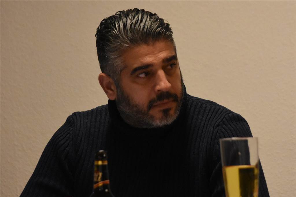 Hasan Kayabasi bangt nach Erdbeben um Familie Hasan Kayabasi bangt um das Leben von Familienangehörigen.