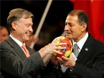 Hassan Moustafa (r) und Horst Köhler bei der Eröffnung der WM 2007 in Deutschland.
