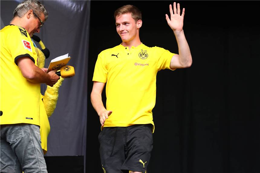 BVB leiht Sergio Gomez an SD Huesca aus - keine Kaufoption für spanischen Zweitligisten Hasta Luego! Bis später mal! Vorest trennen sich die Wege von Sergio Gomez und dem BVB.