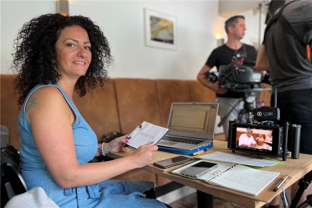 Hat alles im Blick: Realisatorin Sarah Hadjadji