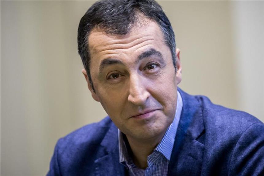 Özdemir: Özil-Kritik „rassistisch grundiert“ Hat auch etwas zur Foto-Affäre beizutragen: Der Grünen-Politiker Cem Özdemir. Foto: Michael Kappeler