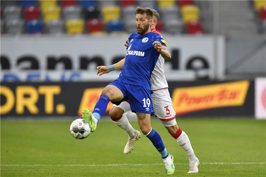 Schalke übt Kritik nur in den eigenen vier Wänden Hat auf Schalke keine Zukunft mehr: Guido Burgstaller.