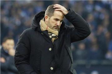 Hat derzeit mit einigen Verletzten zu kämpfen: FCA-Coach Manuel Baum. Foto: Ina Fassbender