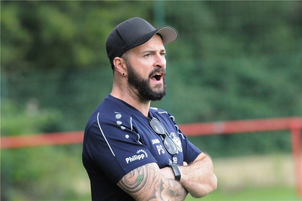 Der FC Castrop-Rauxel lernt von Woche zu Woche mehr dazu Hat einige Gründe für den aktuell noch ausstehenden ersten Saisonsieg gefunden: FC-Trainer Patrick Stich.