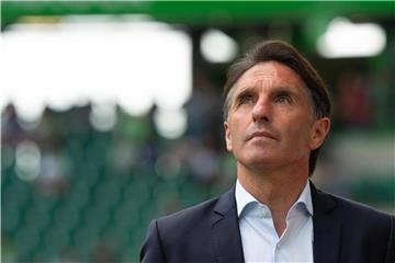 Hat großen Respekt vor Relegationsgegner Holstein Kiel: Wolfsburg-Coach Bruno Labbadia. Foto: Swen Pförtner