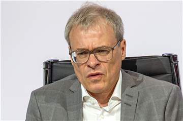 Hat mächtig viel zu tun: Schalkes Finanzvorstand Peter Peters.