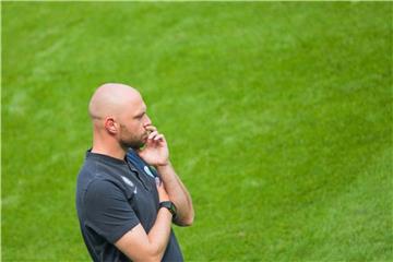 Hat mit den Wolfsburger Fußball-Frauen den Königsklassen-Sieg im Blick: VfL-Coach Stephan Lerch. Foto: Rolf Vennenbernd