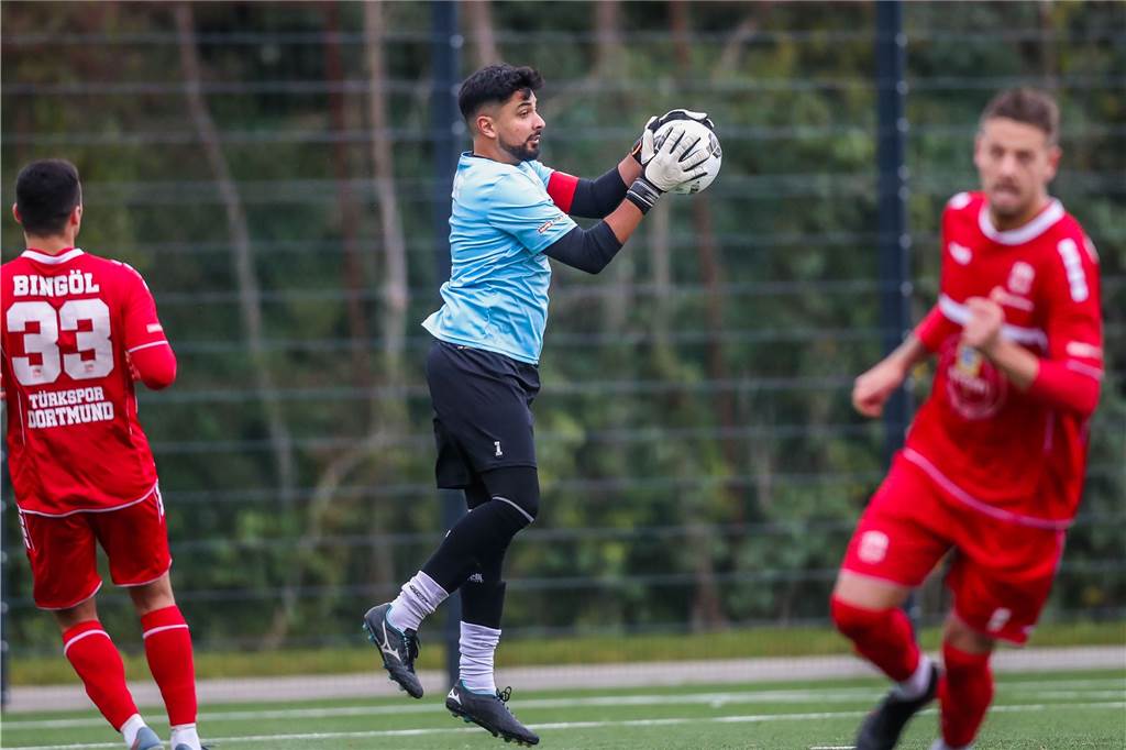 Herr Raab, warum wechseln Sie zu Türkspor, obwohl dort einer der besten Torhüter Dortmunds spielt? Hat neue Konkurrenz für seine Position: Türkspor-Keeper Muhammed Acil.