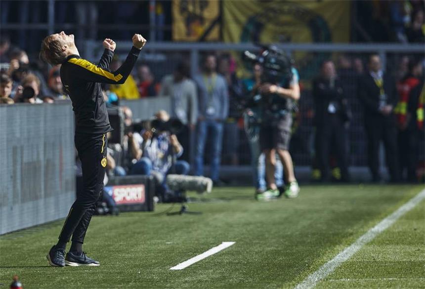 Hat Thomas Tuchel noch eine Zukunft beim BVB? Hat Thomas Tuchel noch eine Zukunft bei Borussia Dortmund? Eine Fortsetzung der Zusammenarbeit über das Saisonende hinaus ist seit diesem Wochenende und trotz des 2:1-Sieges über Hoffenheim fraglicher denn je.