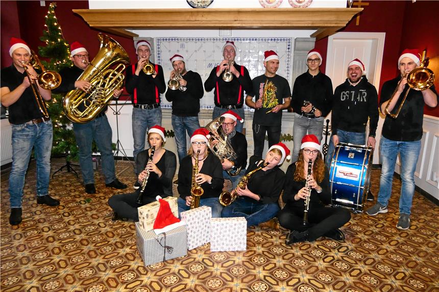 Warum Woodstock zum Brass dazugehört Hatte sich für den Auftritt beim Adventsmarkt zusammengefunden: die Formation Woodstockbrass.