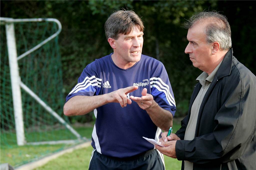 Kult-Trainer hält es länger ohne Entzugserscheinung aus als Coaches im Lockdown Hatten füreinander in vielen Pressegesprächen ein offenes Ohr: VfB-Coach Dieter Beleijew (l.) und Sportreporter Jürgen Weiß.