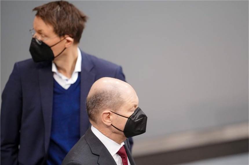 Corona-Impfpflicht ab 60 Jahren im Bundestag gescheitert Hatten sich ein anderes Ergebnis gewünscht: Gesundheitsminister Karl Lauterbach und Bundeskanzler Olaf Scholz.