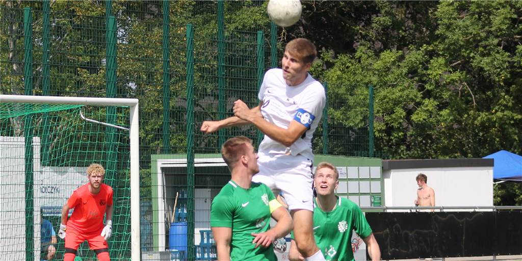 Königsborner SV: Gegner SG Welper hatte Bammel, 15 Gegentore zu bekommen Haushoch überlegen: Damian Marchewka und der Königsborner SV hatten am Sonntag in Welper nicht nur die Lufthoheit.