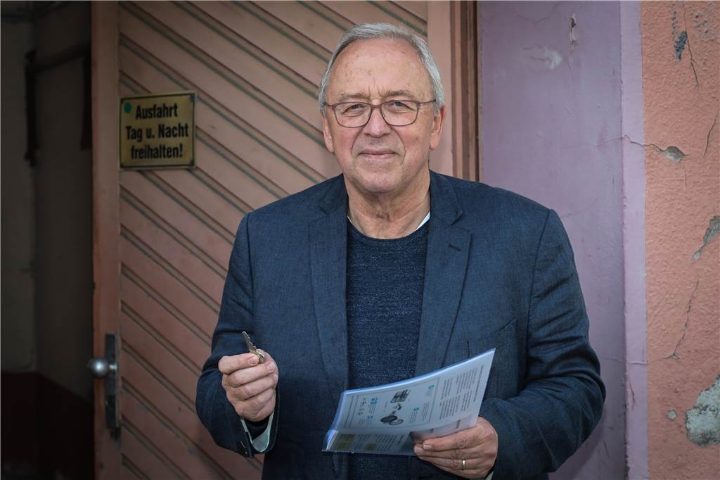 EDG gibt Vermietern 7000 Schlüssel zurück - und wirbt für Tresorkauf Hausverwalter Bernard Austermann hadert mit dem Tipp, einen Tresor in die Hauswand einbauen zu lassen.