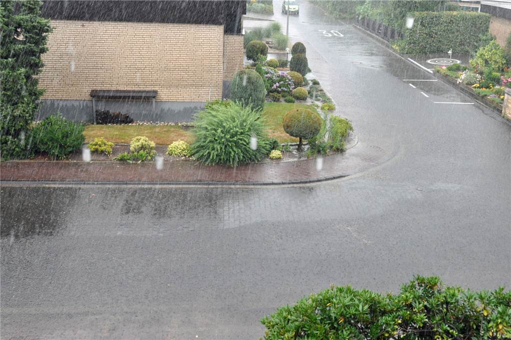 Was Olfen tut, um sich und die Bürger vor extremen Regenwassermengen zu schützen Heftig ging 2013 der Regen über Olfen hernieder.