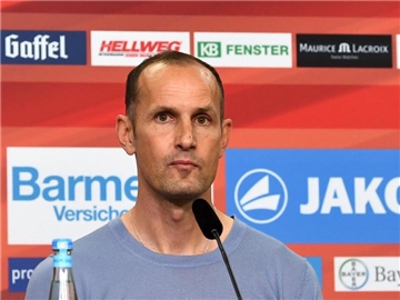 Heiko Herrlich will sich auf die Spieler einlassen und sie überzeugen. Foto: Federico Gambarini
