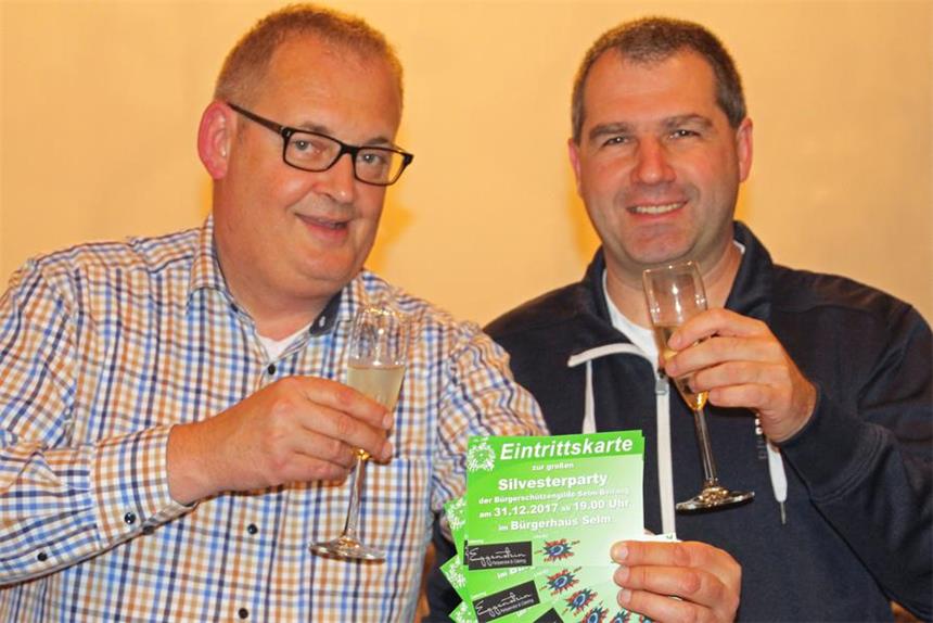 Im Selmer Bürgerhaus wird 2017 Silvester gefeiert Heiko Möller (l.) und Heiko Tauferner laden für den 31. Dezember zu einer großen Silvesterparty ins Selmer Bürgerhaus.