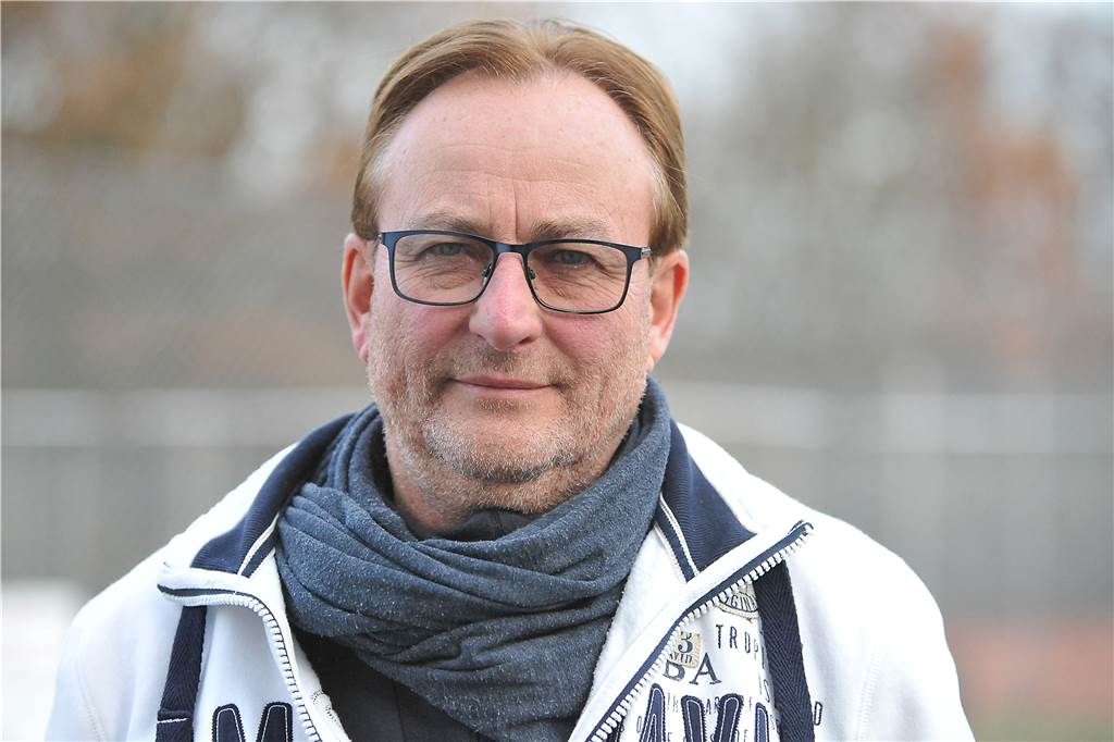 Zahlreiche Castrop-Rauxeler Tennis-Teams verzichten auf die Sommersaison Heiko Sobbe, Geschäftsführer des TuS Ickern, bringt mit einer Ausnahme alle seine Erwachsenen-Teams an den Start.
