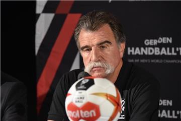 Heiner Brand wird als WM-Botschafter für den Spielort Köln präsentiert. Foto: Horst Galuschka