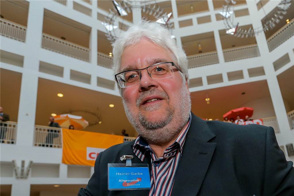AfD-Wahlprogramm: Flughafen weg, Zuwanderung stoppen, weniger Blitzer Heiner Garbe von der AfD in Dortmund