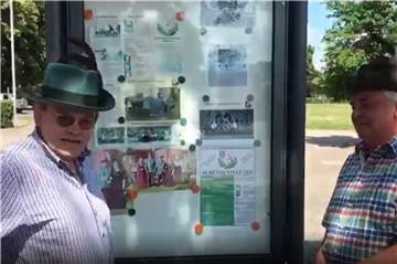 Heiner Kemper (l.) und Raimund Schumacher haben den alten Termin fürs Schützenfest in Hullern gegen einen neuen im nächsten Jahr ausgetauscht.