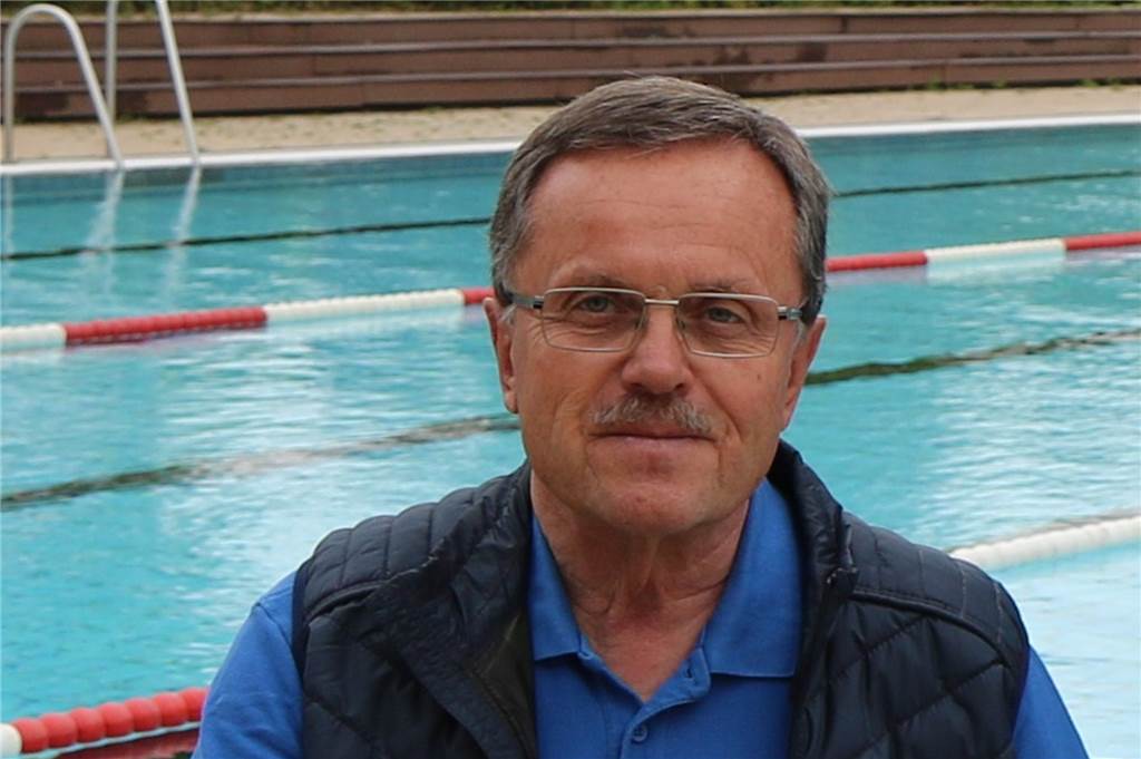 Schwimmkurs-Anmeldung führte im Freibad Sythen zu „riesigem Theater“ Heinrich Wiengarten musste schnell reagieren und eine Reserveliste erstellen, damit alle Kinder einen Platz in einem Schwimmkurs bekommen konnten.