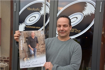 Heinz-Bernd Töns veranstaltet demnächst auch Konzerte in seinem Vinyl-Café im ehemaligen Trafo-Gebäude von Fürst Leopold.