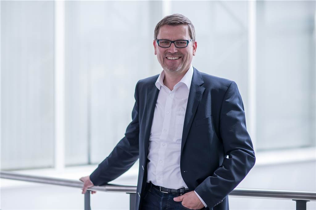 Dortmunder Unternehmen will Roboter in die Supermärkte bringen Heinz Ennen ist Geschäftsführer der Swisslog GmbH in Dortmund.