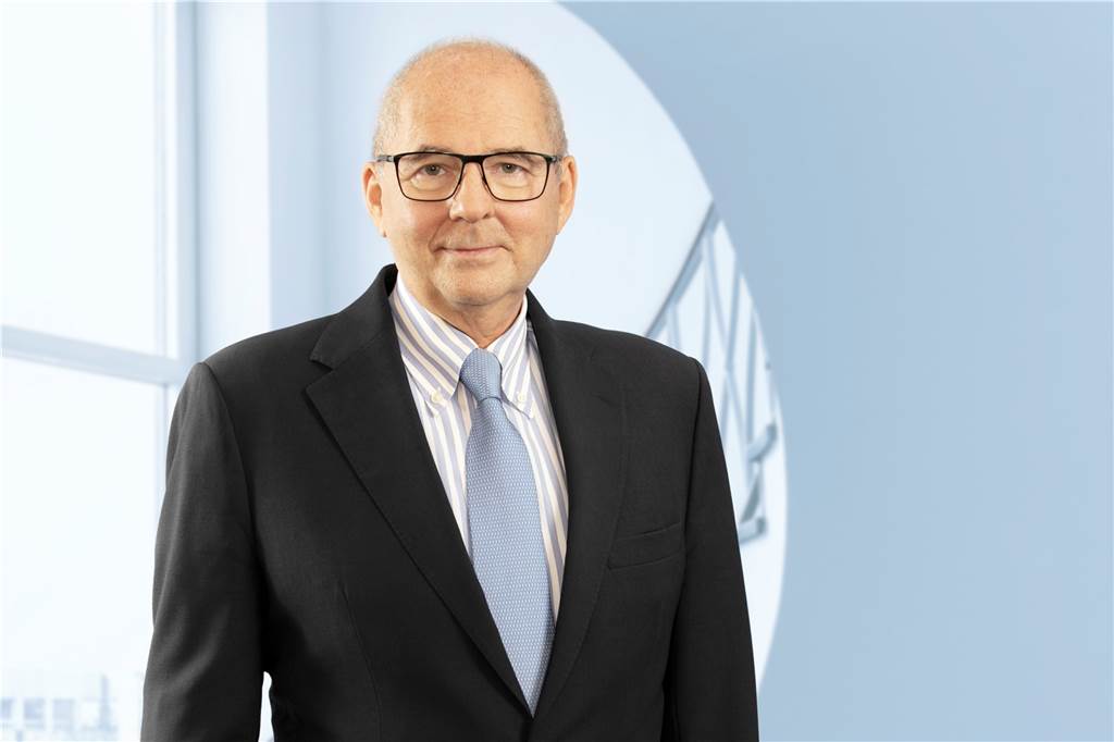 „Willkürlich und unverhältnismäßig“: Handel kritisiert Corona-Verschärfung Heinz-Herbert Dustmann, Präsident der Industrie- und Handelskammer zu Dortmund, kritisiert die neuen Corona-Beschlüsse für den Einzelhandel scharf.