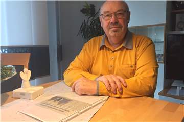Heinz-Josef Rohe hat seine Modellauto-Sammlung für einen guten Zweck verschenkt.